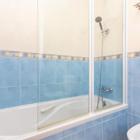 Lovely 2 Bedroom Including Pool, Stunning Ocean Views & Closeby Appartement *