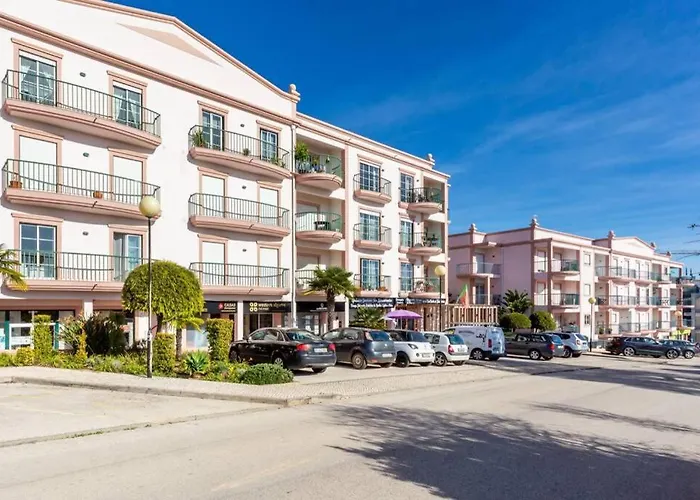 Daire Lovely 2 Bedroom Including Pool, Stunning Ocean Views & Closeby