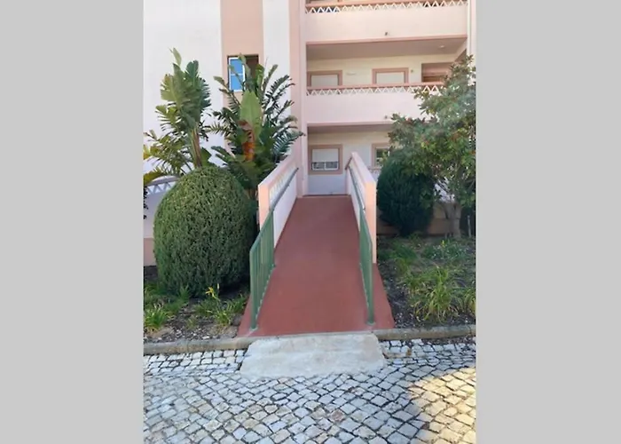 Lovely 2 Bedroom Including Pool, Stunning Ocean Views & Closeby Praia Da Luz