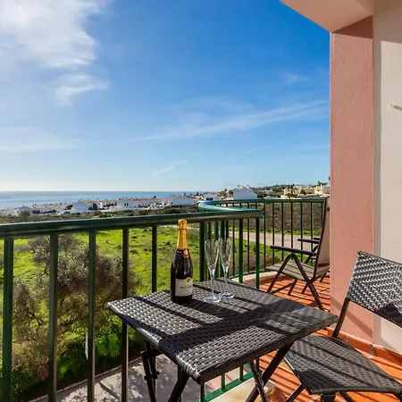 アパート Lovely 2 Bedroom Including Pool, Stunning Ocean Views & Closeby *